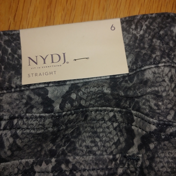 NWT NYDJ Black Snake Marilyn High-Waist Button-Fly Straight-Leg Jeans – Size 6 - Picture 9 of 10